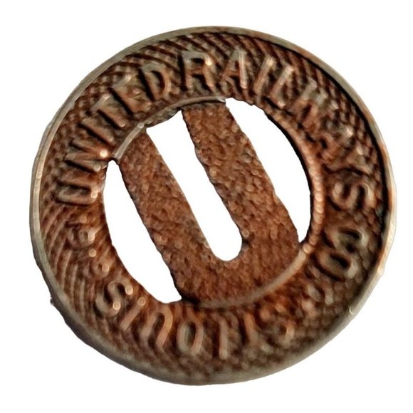 4 United Railways Co. Fare Tokens St. Louis (1) 1918 (3) 1919 - Picture 10 of 11